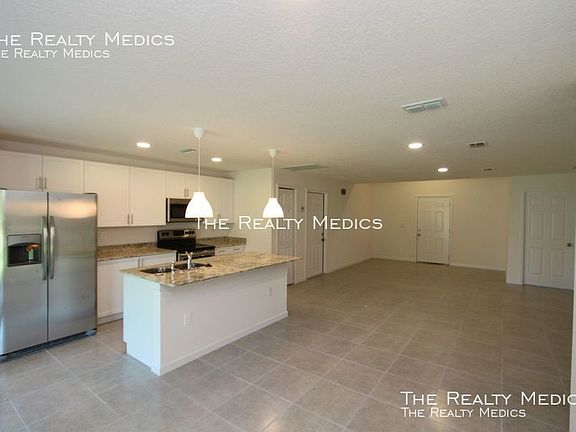 4th image of 1798 Tradewinds Ave SE