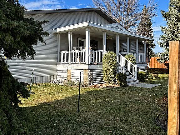 5th image of 827 1st St N