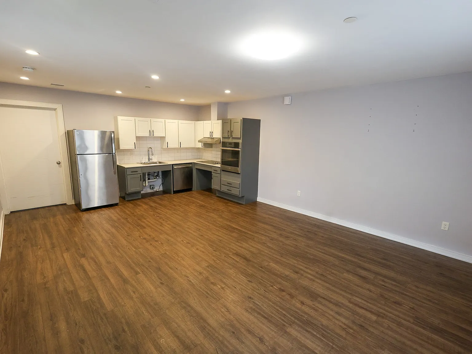 1 bed, 1.0 bath, 700 sqft, $2,100 — Photo 3