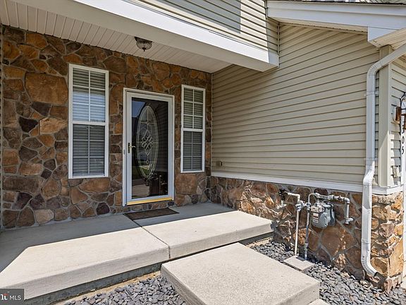 3rd image of 305 Keswick Dr #305