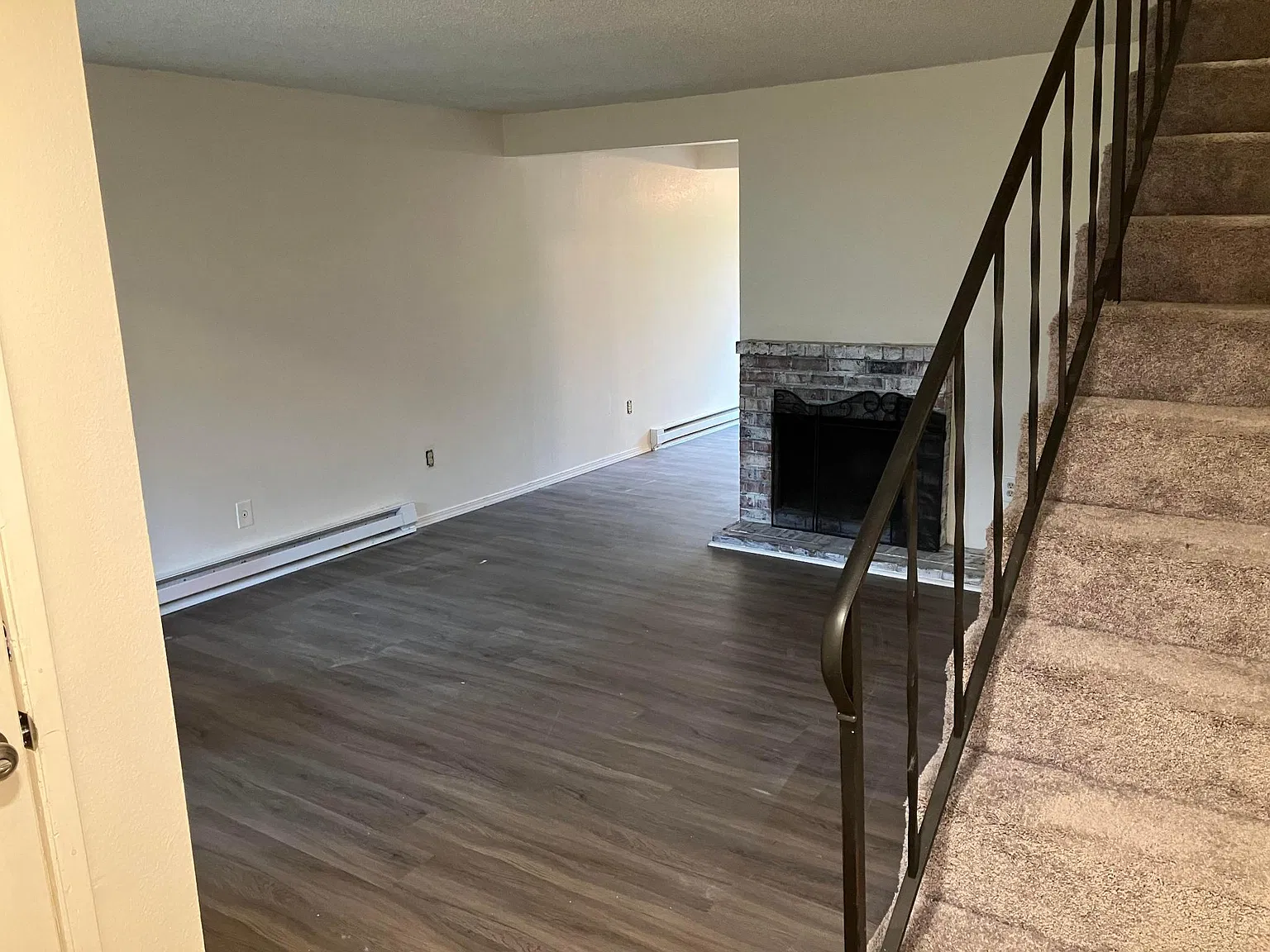 2 bed, 1.5 bath, 970 sqft, $1,795 — Photo 2