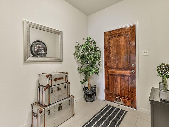 3rd image of 119 Knollbrook Cir