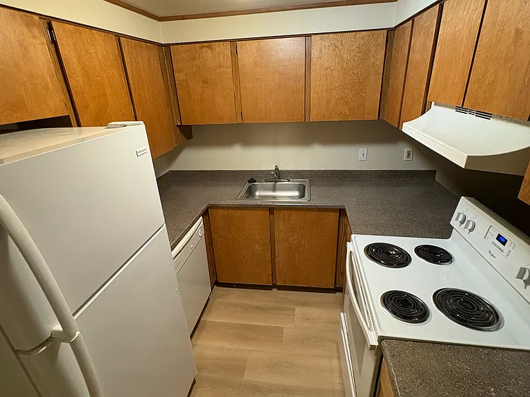 7192 SW Scholls Ferry Rd #3 — Photo 4