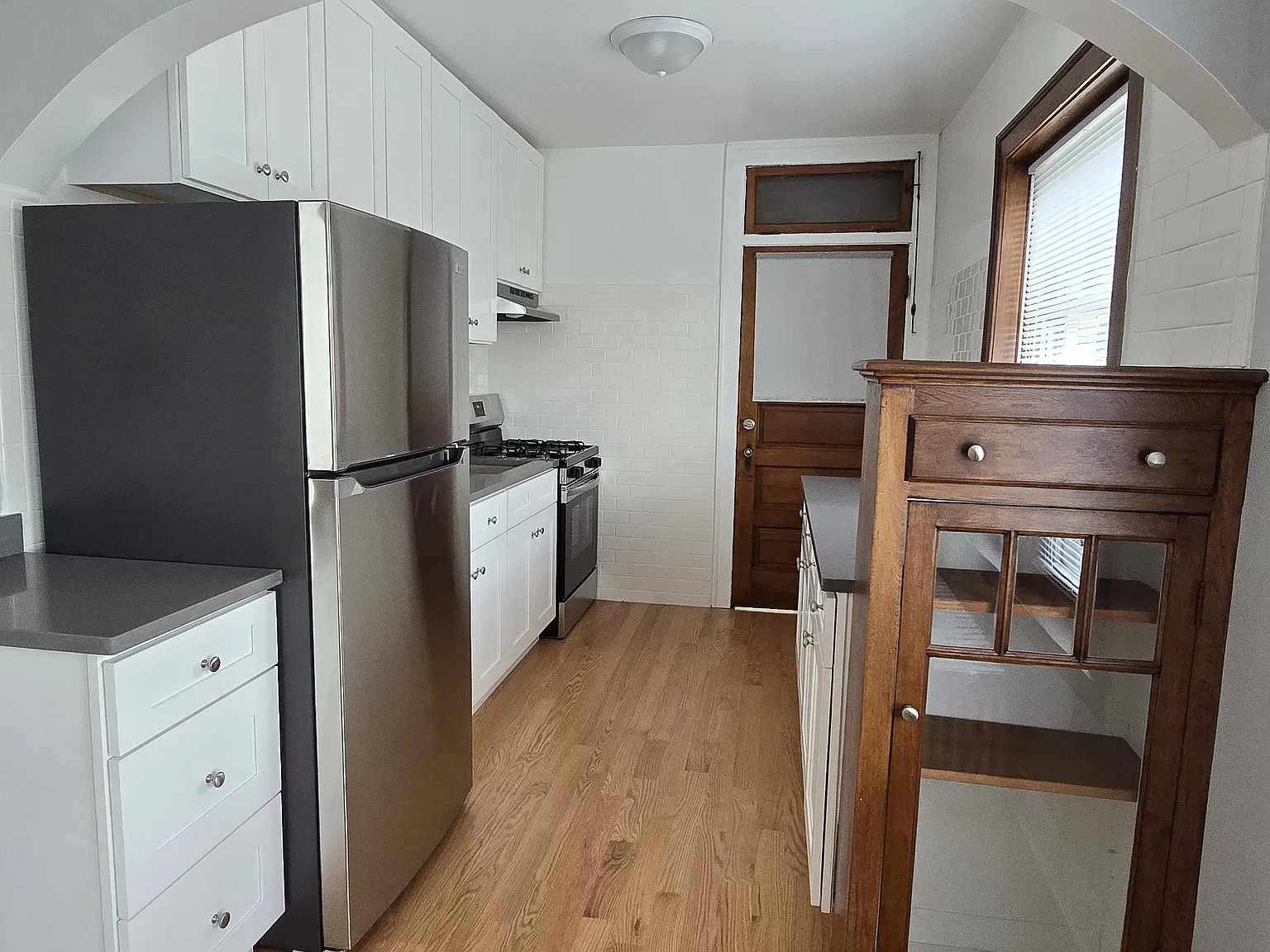 446 Des Plaines Ave — Photo 4