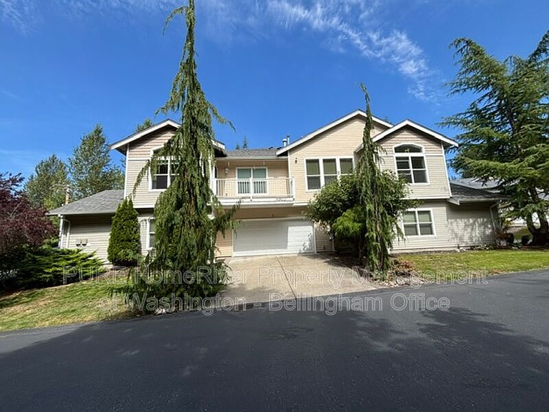 1st image of 3301 Park Ln #E