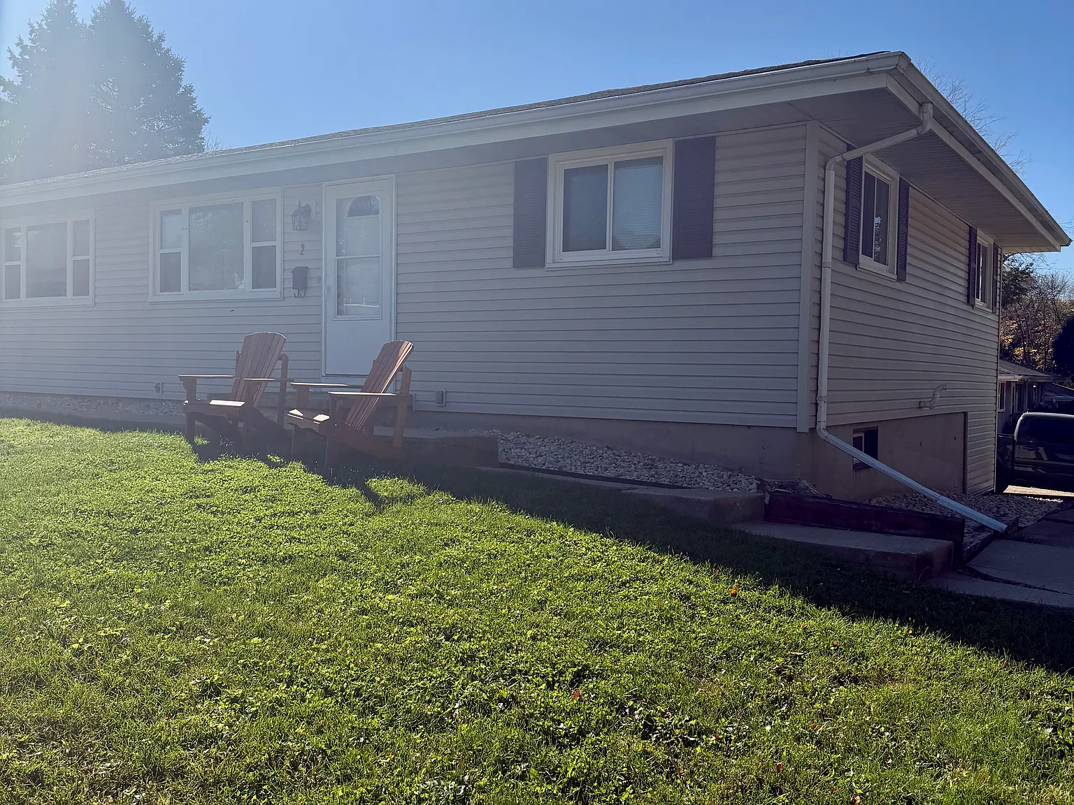 3 bed, 1300 sqft, $2,300 — Photo 2