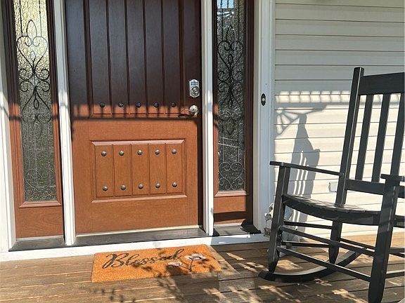 2nd image of 127 Red Oak Dr