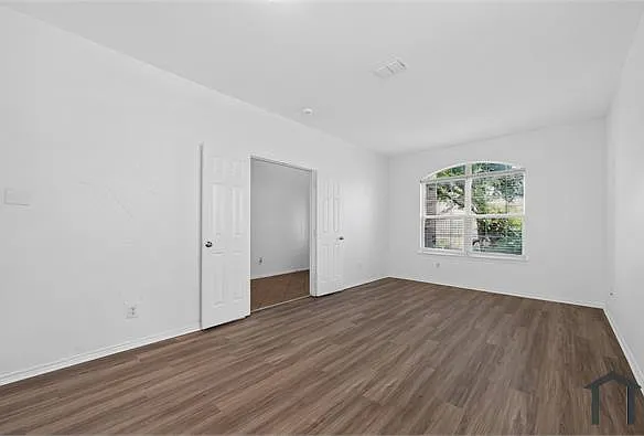 1009 Youkum Ct — Photo 6