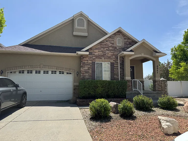 4047 W Hollandia Ln — Photo 2