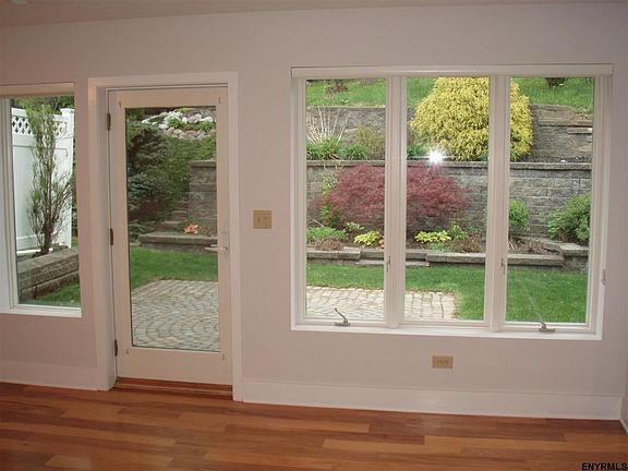 5th image of 27 Grant Hill Ct