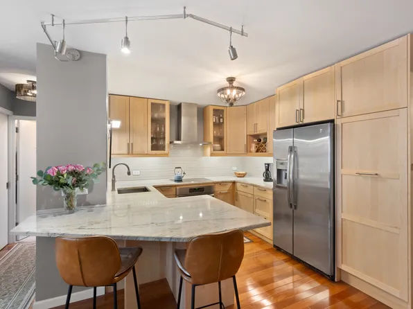 137 East 36th Street image 4 of 12