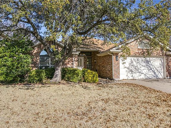 2nd image of 4705 Thorntree Dr