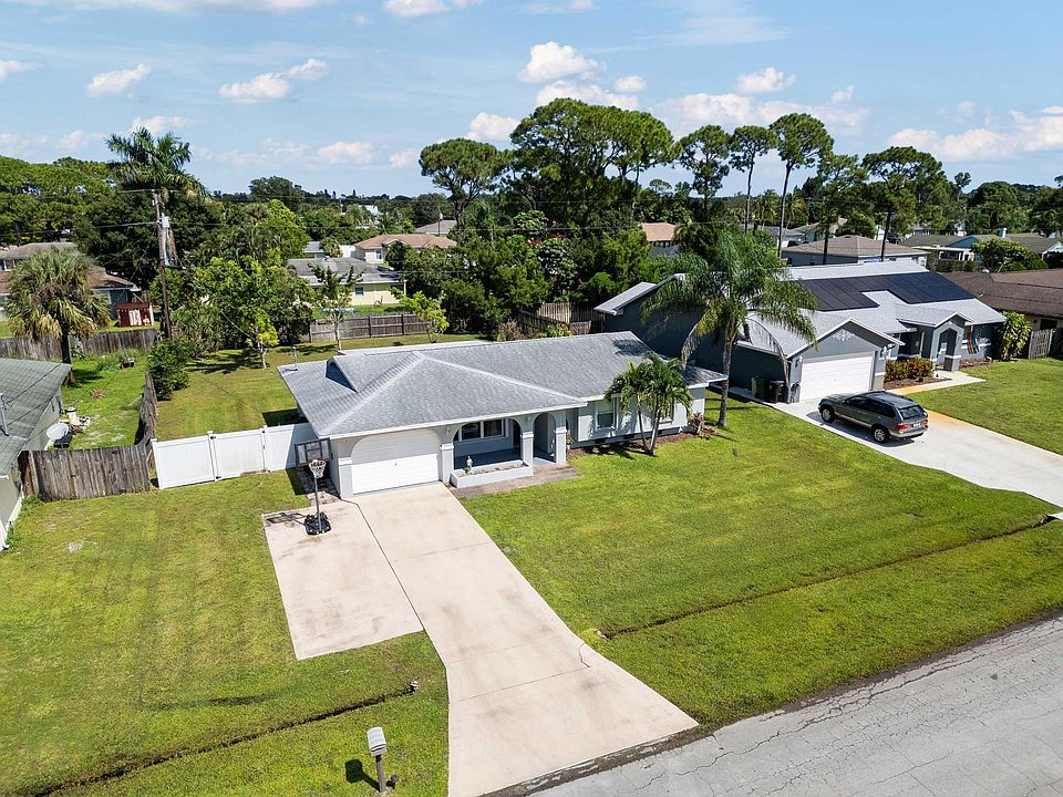 1st image of 1167 SE Proctor Lane