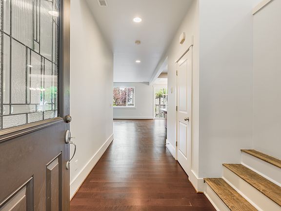 2nd image of 553 Jericho Ave NE