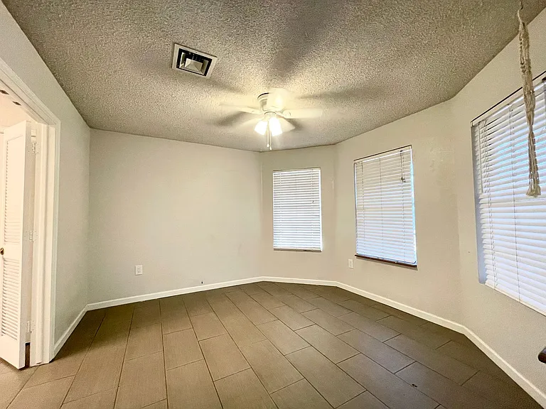 1482 W Elgin St — Photo 5