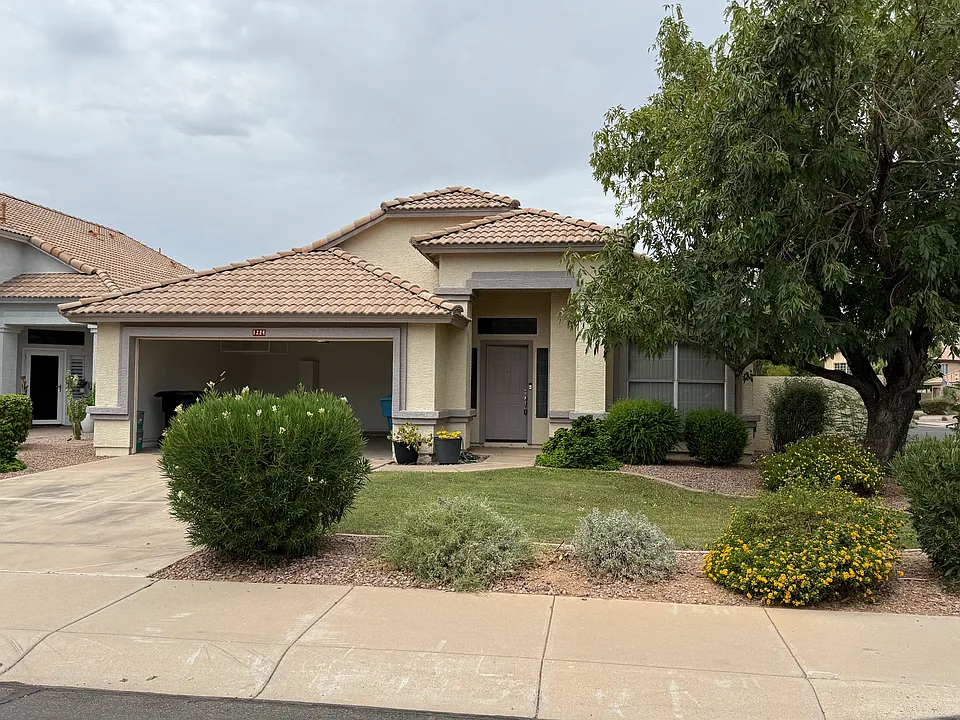 1224 S Corrine Dr