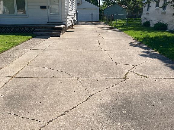 2nd image of 28480 Stuart Ave