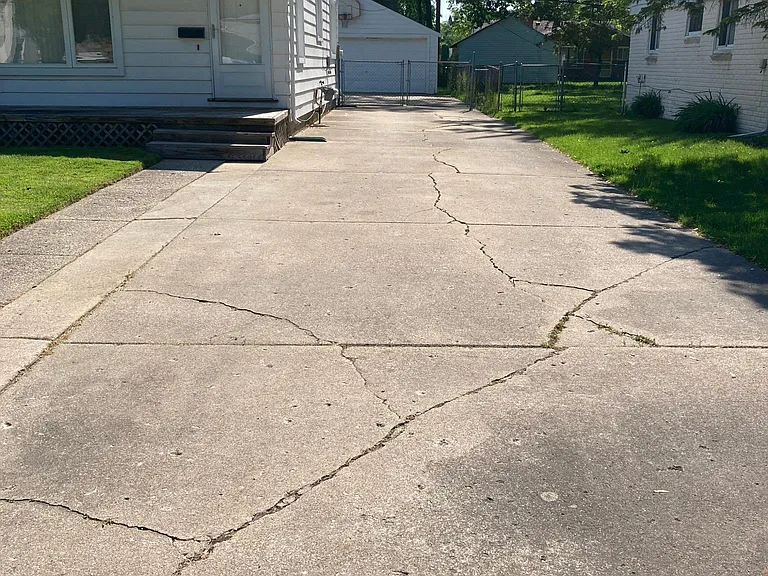 28480 Stuart Ave — Photo 2