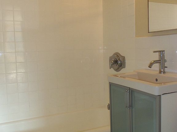 4th image of 210 N 17th St Unit 801