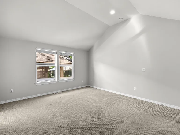 8829 NE 178th St — Photo 22
