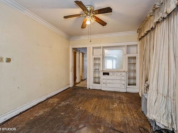 4th image of 5830 W Superior St