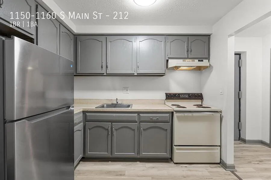 1150-1160 S Main St - 212 — Photo 1