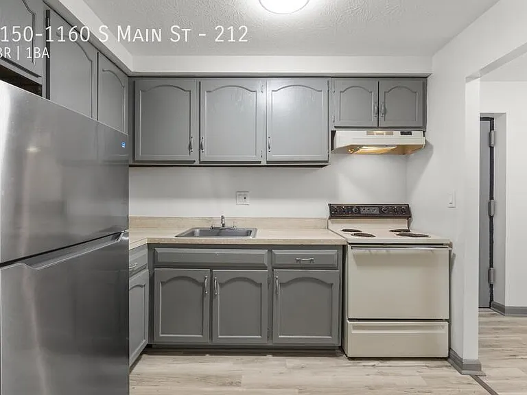 1150-1160 S Main St #212 — Photo 1