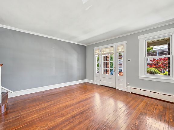 2nd image of 4611 Silverwood St