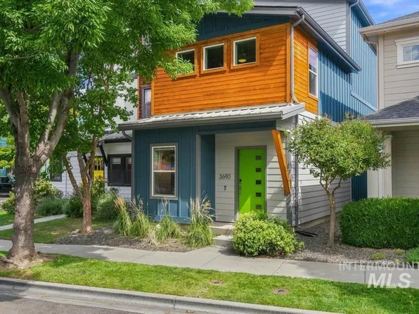 3690 N Adams St, Garden City, ID 83714