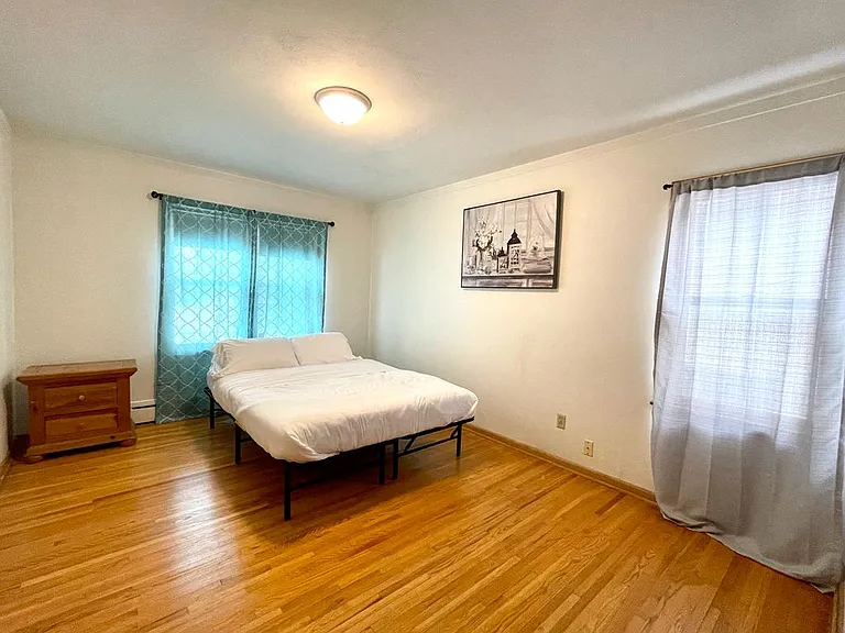 224 2nd Ave S #1 — Photo 7