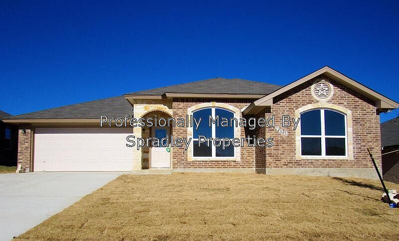 1st image of 900 Kacie Dr