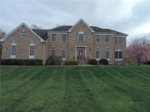 38 Logans Way, Hopewell Junction, NY 12533