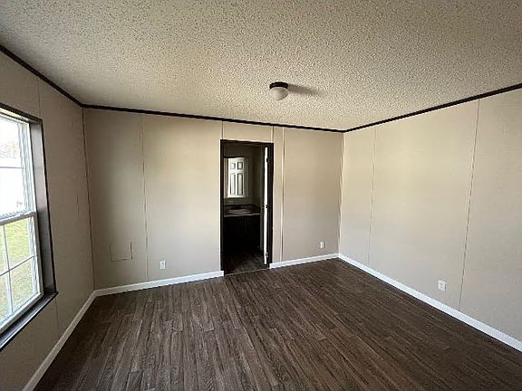 5th image of 378 Susan St NE