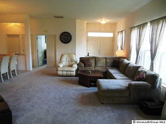 2nd image of 7 Gardenways Ct