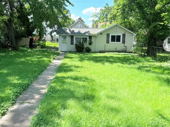 17 S 51st St, Belleville, IL 62226