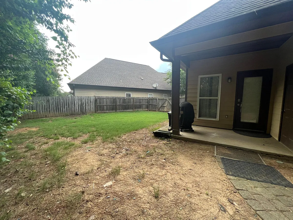 Building Photo - 1212 Pebble Creek Cir