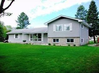 824 N Lakeview Ave, Sturgis, MI 49091
