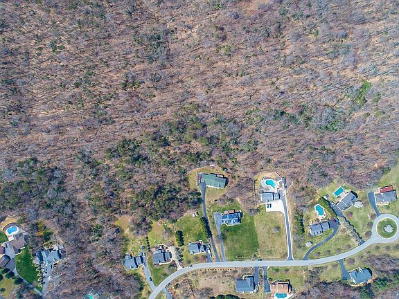 5th image of 4130 Sparkleberry Ct