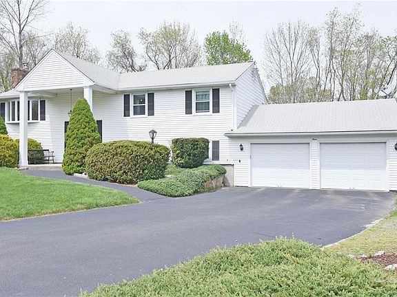 3rd image of 3 Monroe Dr