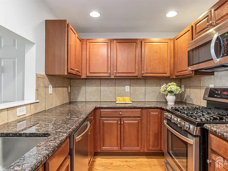 112 N Broadway St #C — Photo 13