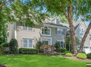 319 Megan Ct, Wyckoff, NJ 07481