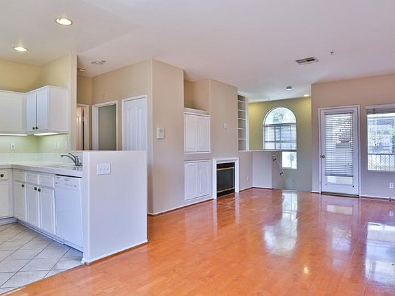4th image of 2366 Sunningdale Dr