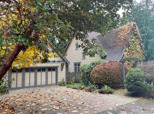 8134 Eleanor Pl NE, Bainbridge Island, WA 98110