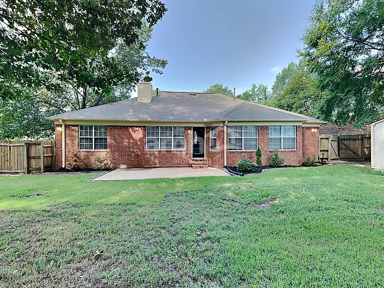 2714 Cedar Bluff Dr — Photo 18