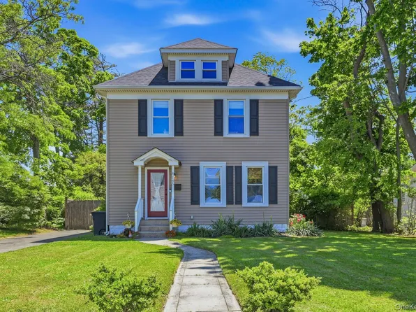 185 Cedar Avenue, Patchogue, NY 11772