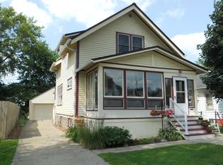 406 W Newhall Ave, Waukesha, WI 53186