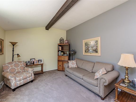 2nd image of 1421 Driftwood Ln