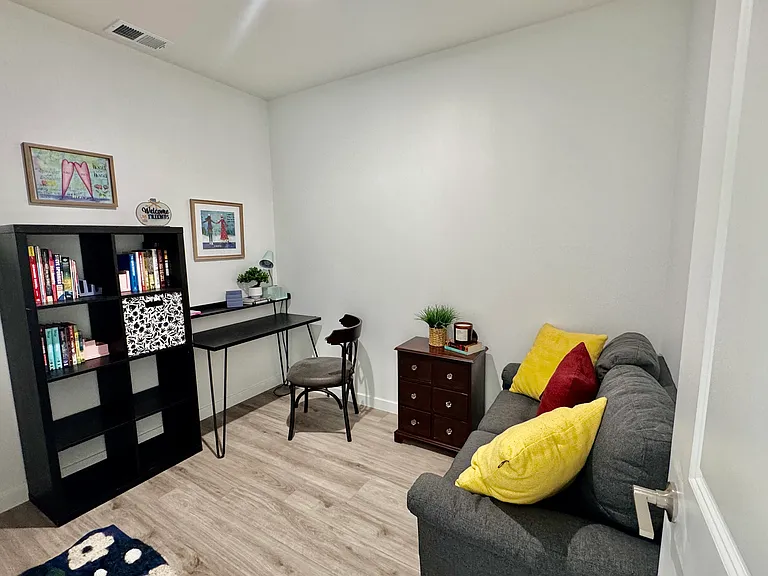 915 N Broad St #610 — Photo 13