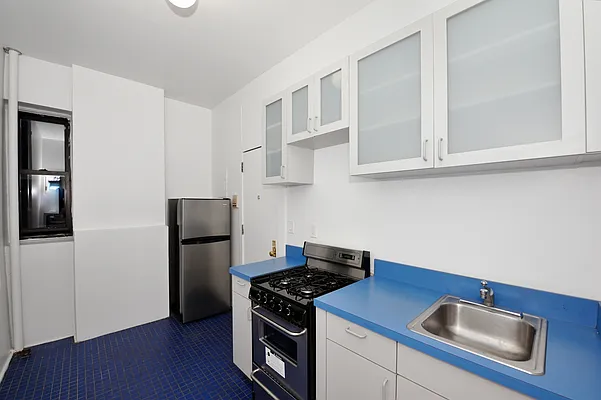 Rented by Aether Property Group | media 10