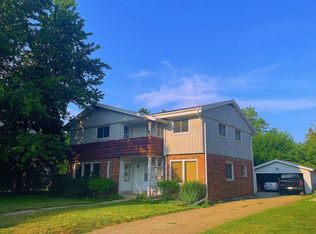 968 N 123rd St, Wauwatosa, WI 53226